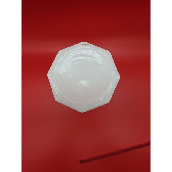 Vintage Milk Glass Bud Vase STARBURST Pattern 9” Tall Heavy Glass - Picture 7 of 8